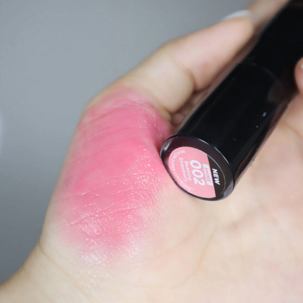 Revlon Super Lustrous Glass Shine Lipstick 002 Beaming Strawberry 3.1g - Image 4