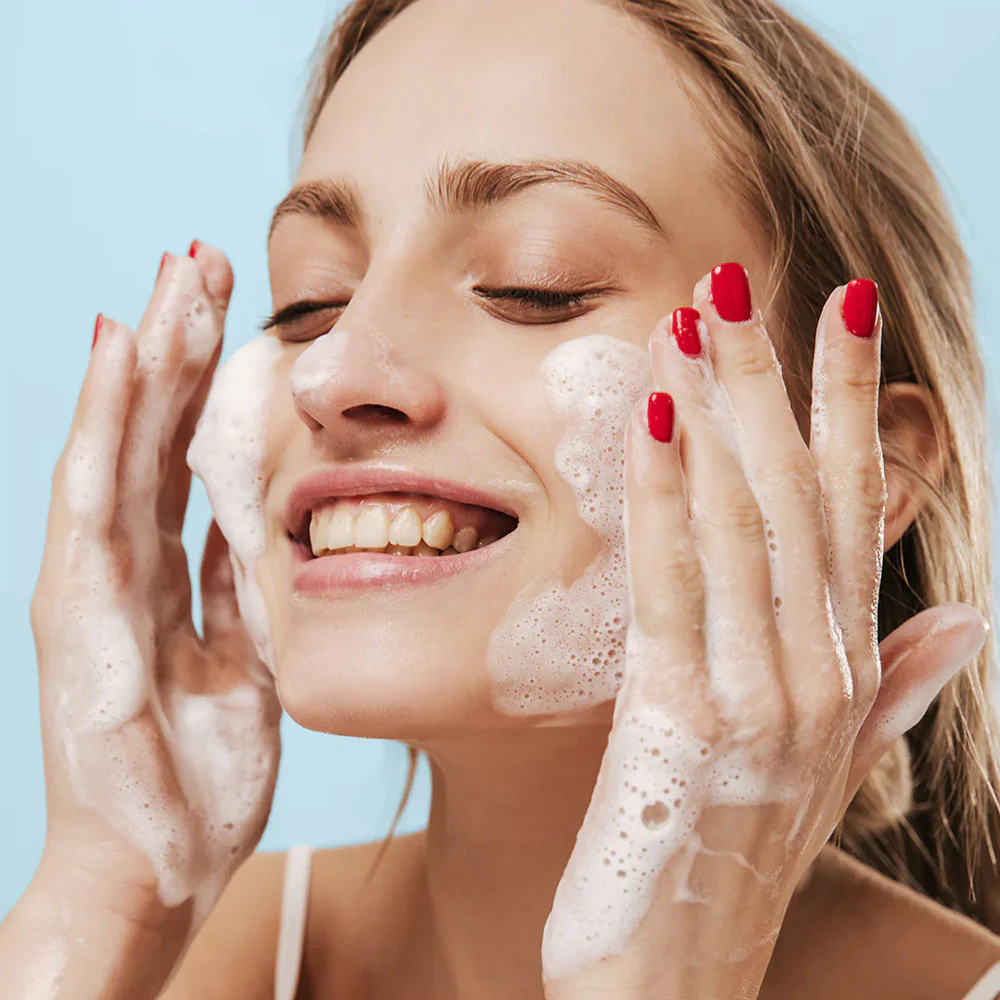 Revolution Skin Smoothing Cleanser Ceramides 236ml - Image 2